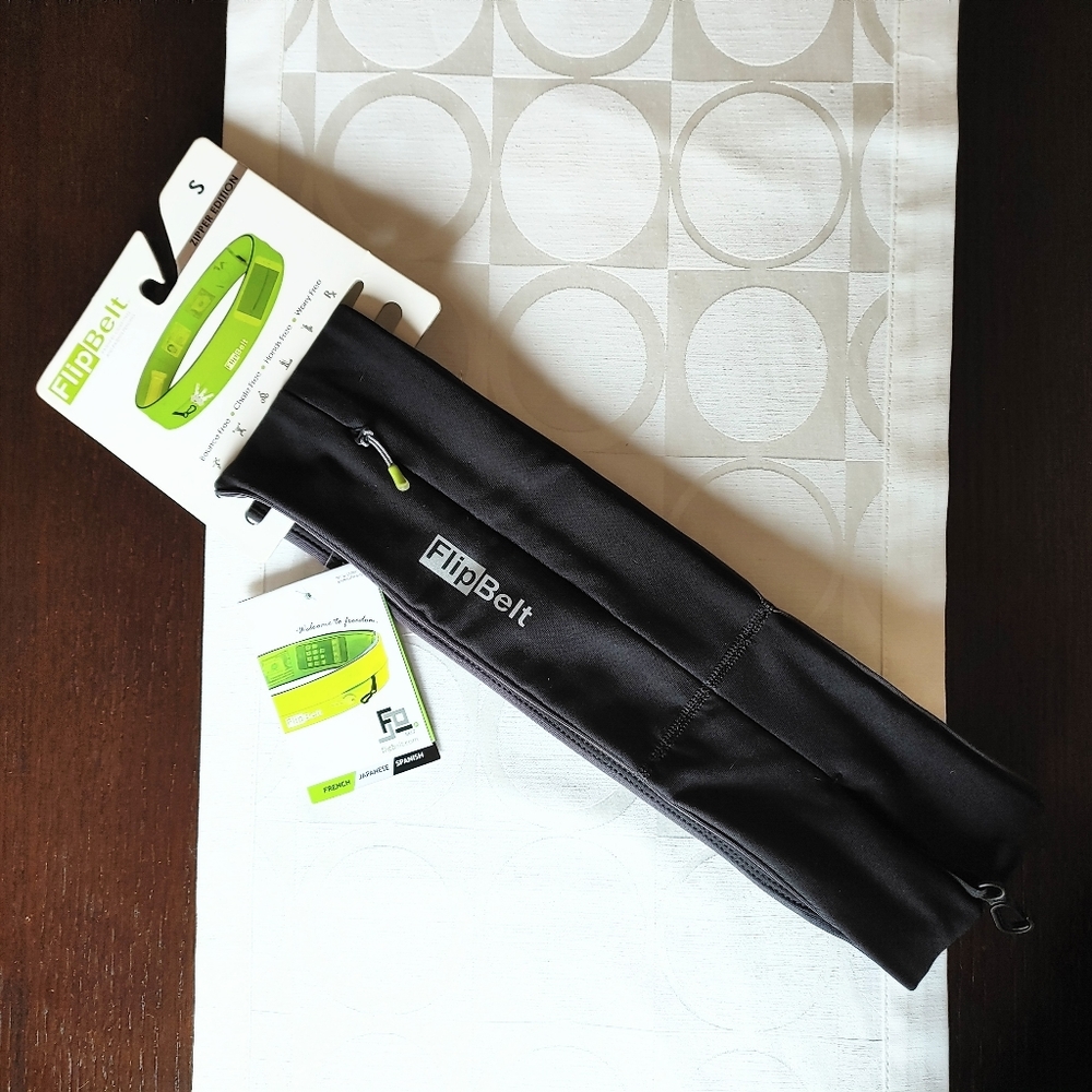 FlipBelt Zipper Edition - Black, Size Small